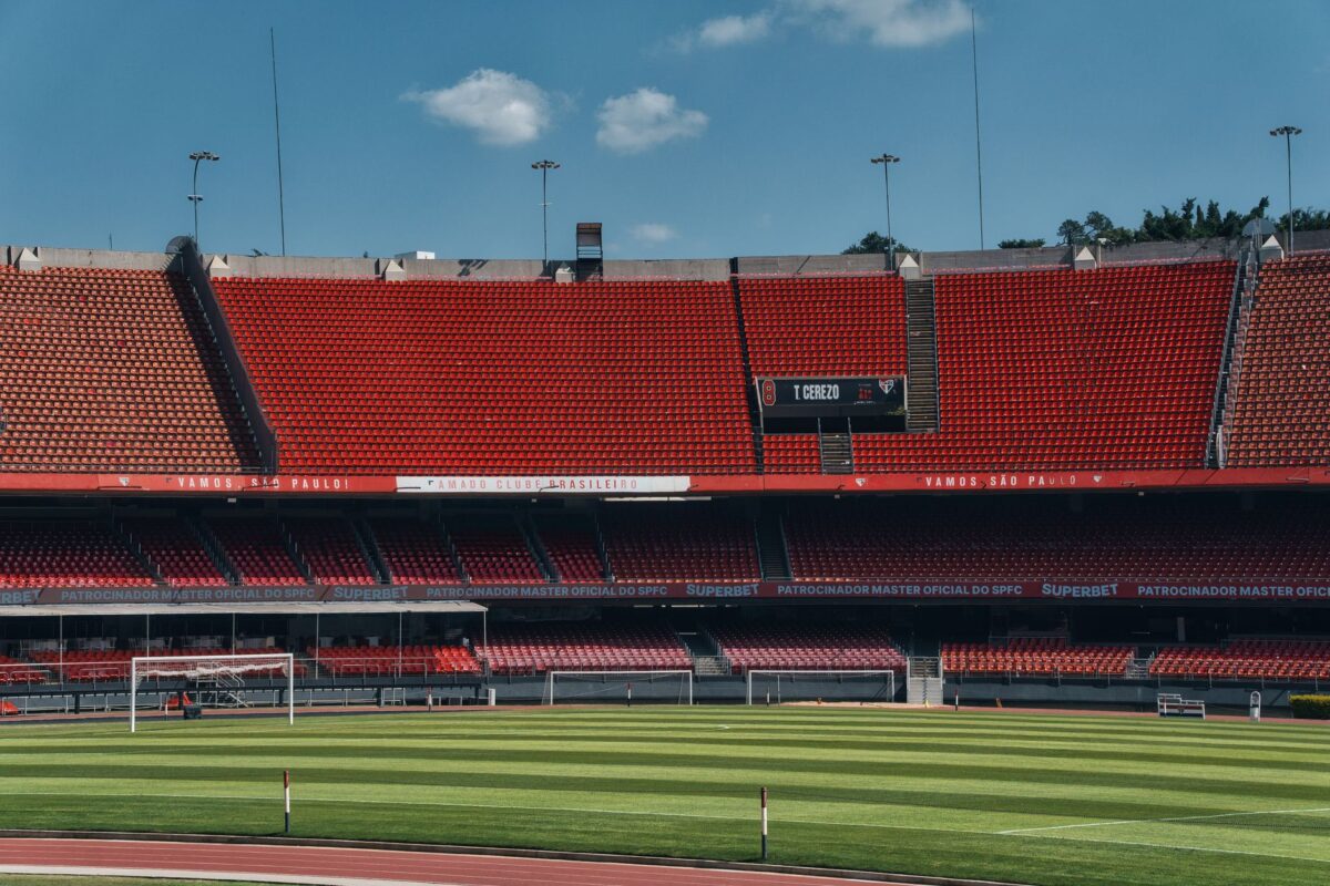 dimension stade foot