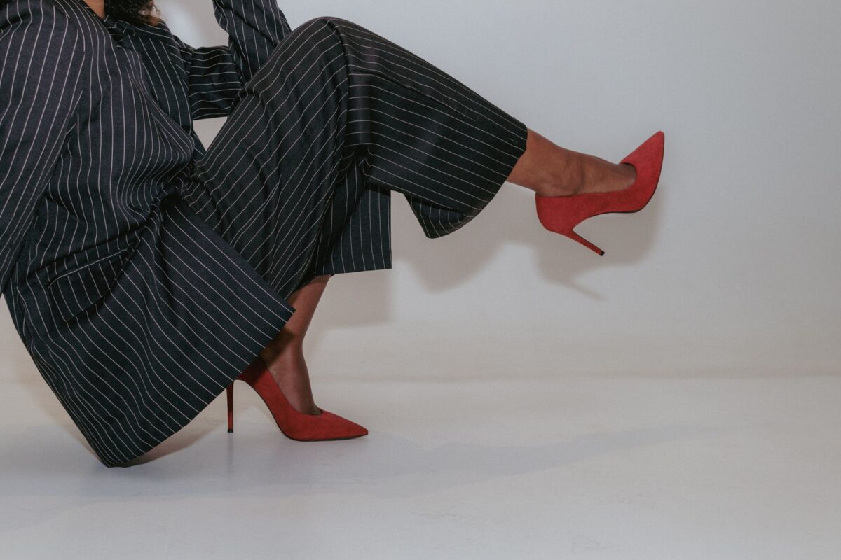mal talon remèdes semelles chaussures gestes